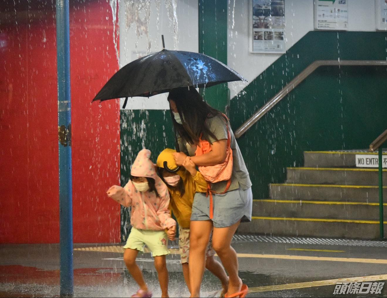 天文台一度發紅雨歷時1小時港島離島特別大雨 頭條日報