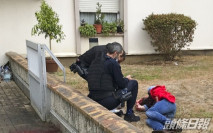 巴黎持刀襲擊案至少2傷 警拘2名疑兇
