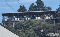 重慶高空索道座椅到站前倒掛 女子墮山谷亡