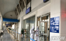 新疆喀什疑爆疫突封城 大部分航班取消
