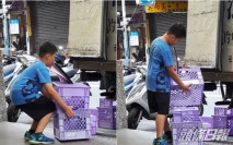 台孝順男童暑假陪父送貨 網民大讚好生性