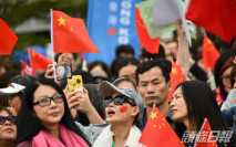 人大常委議修國旗國徽法 譚耀宗︰若通過本港需配合
