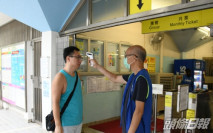 游泳教練憂再封池打爛飯碗