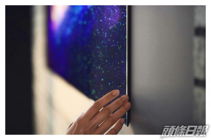 LG OLED GX超薄無縫,無需額外輸入盒,更可另配GX Sound Bar享受更震撼聲音效果。
