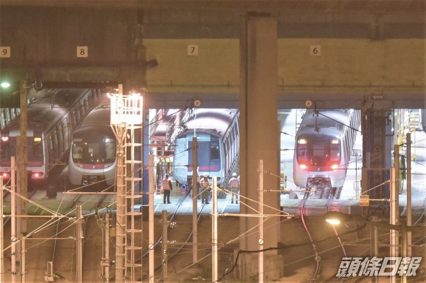 港鐵表示會與衞生防護中心了解「車廠發生小型爆發」的說法。資料圖片