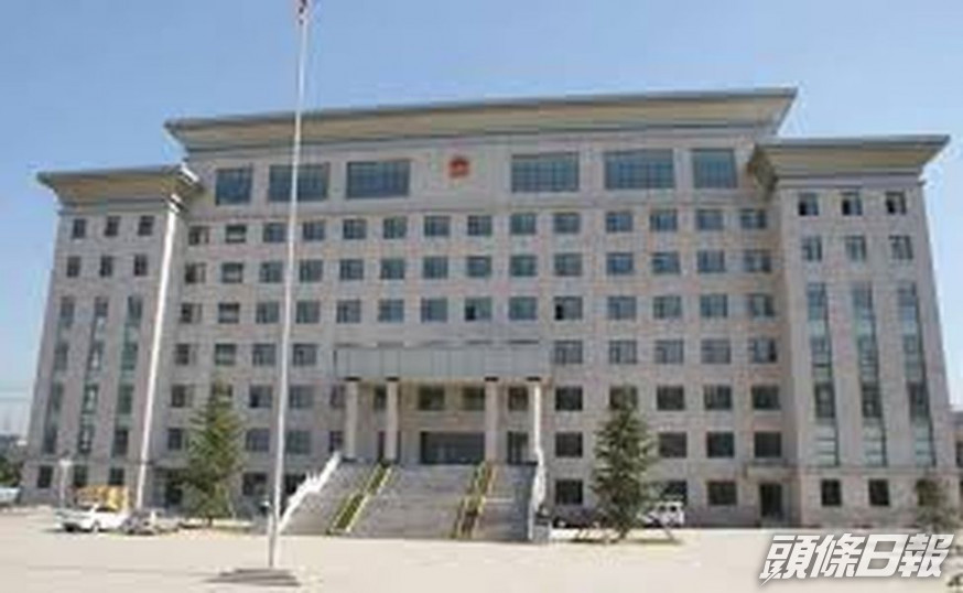 河北一名男子被親弟冒名頂替上班30年而告上法庭。 網圖