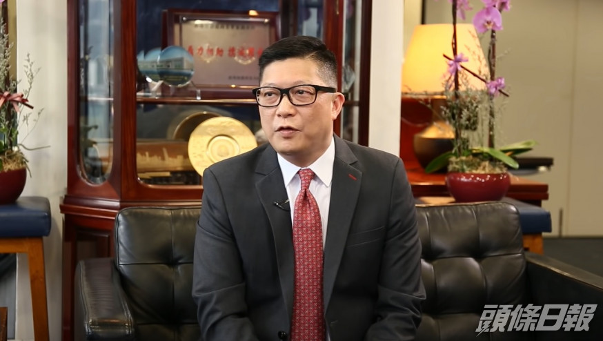 鄧炳強指修訂做法公平透明,容許真正採訪記者可以進入封鎖區拍攝。影片截圖