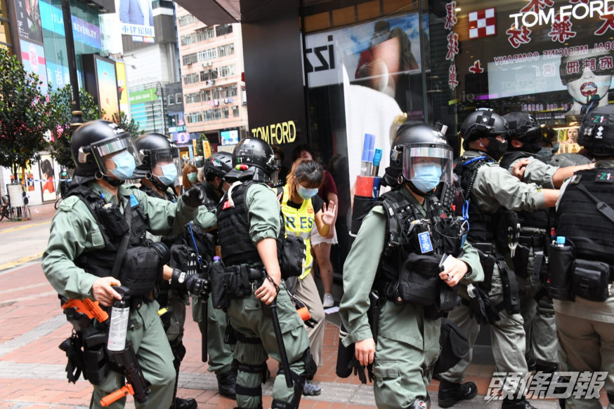 警方在示威衝突現場。資料圖片