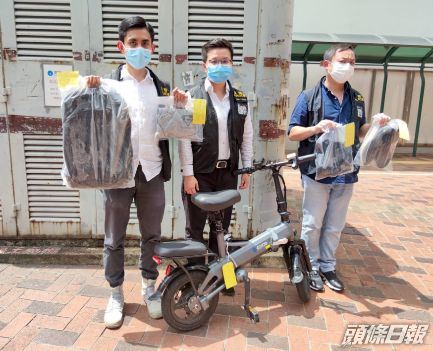 警方拘捕一名男子,涉嫌三度在荃灣區內,騎著電動單車非禮單身女子。