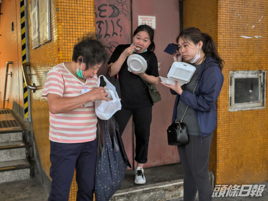 調查指即棄塑膠餐具用量較去年增多,相信與實施堂食限制及其他抗疫措施有關。 資料圖片