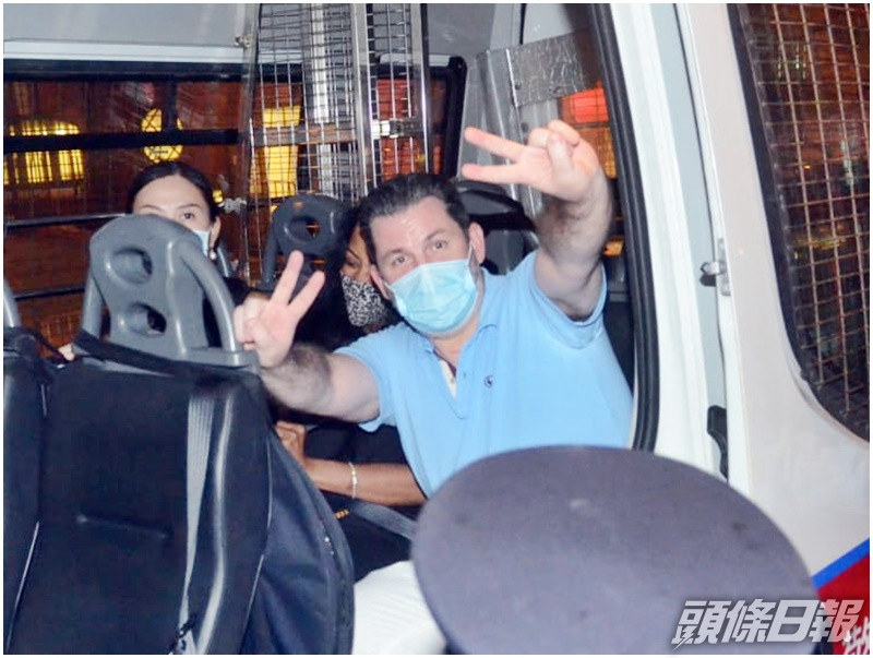 男事主被搶走一隻約值10萬元的愛彼表和約3000元現金。