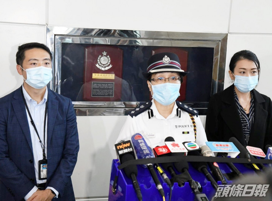 黃少卿(中)強調,區議會沒有法律權力禁止政府部門代表出席會議。