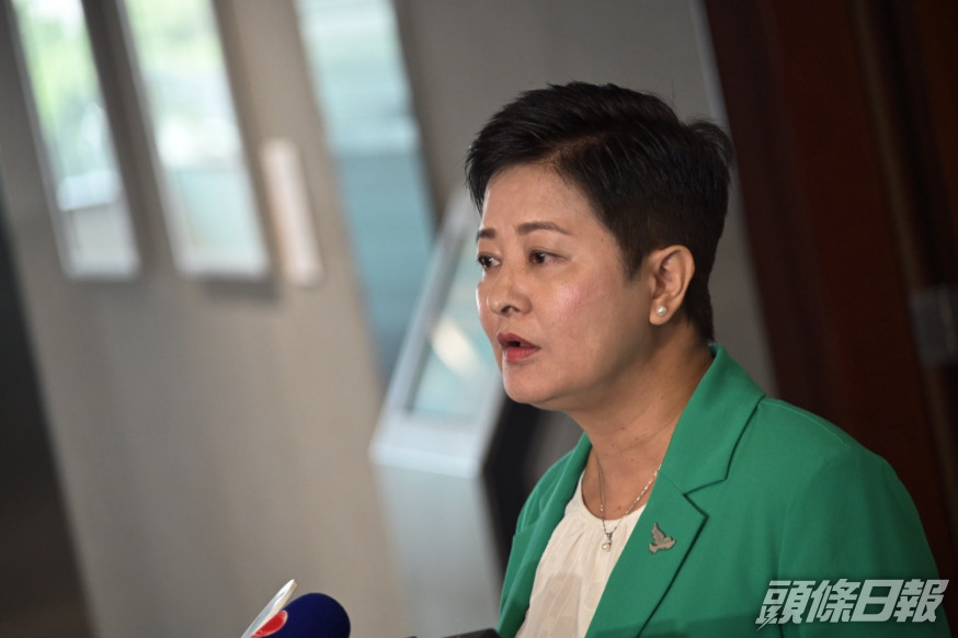 黃碧雲促政府考慮全港學校重新停課。 資料片