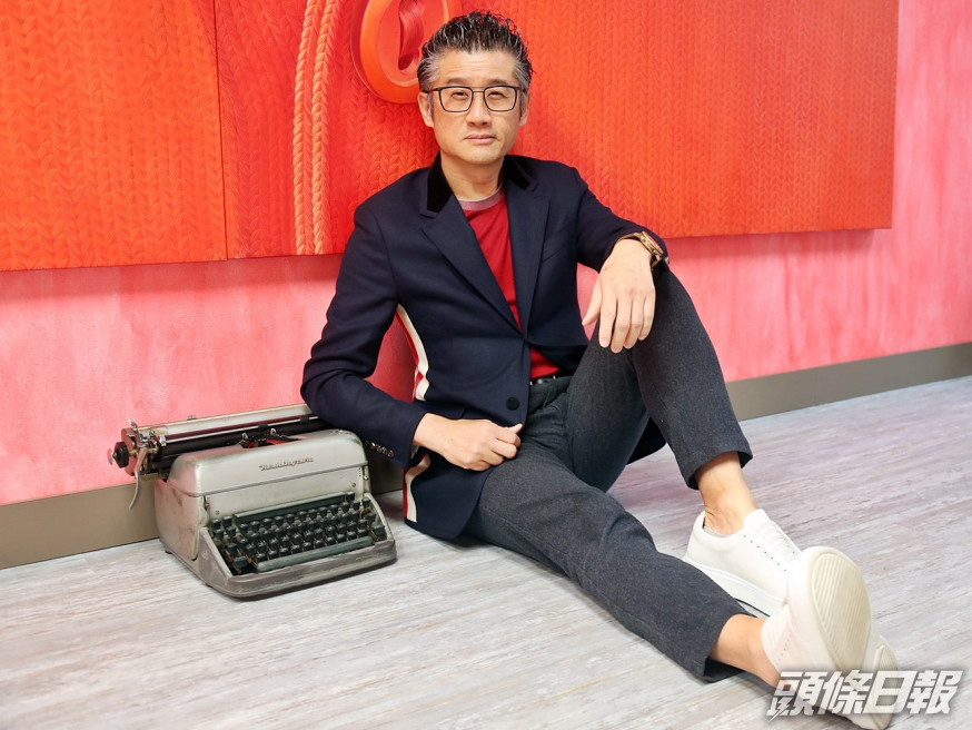 莫樹錦辦公室放了一台古老打字機,原來對他一家意義重大。譚志光攝