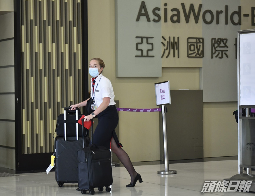 政府今起強制抵港航班機組人員往亞博館接受病毒檢測。
