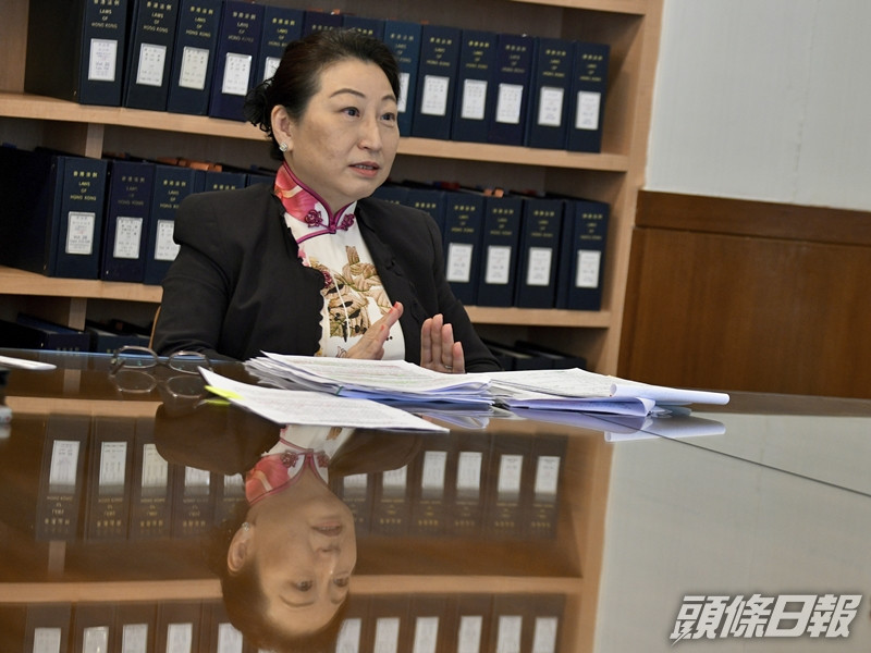 鄭若驊指出國家於改革開放的初期為香港的企業創造了不少發展機會。資料圖片