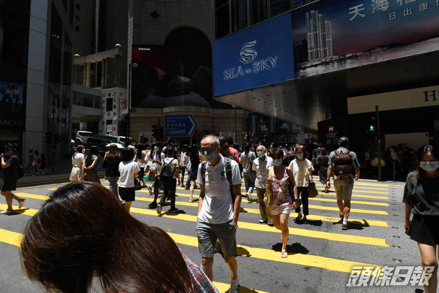 本港全年經濟料收縮6至8%。