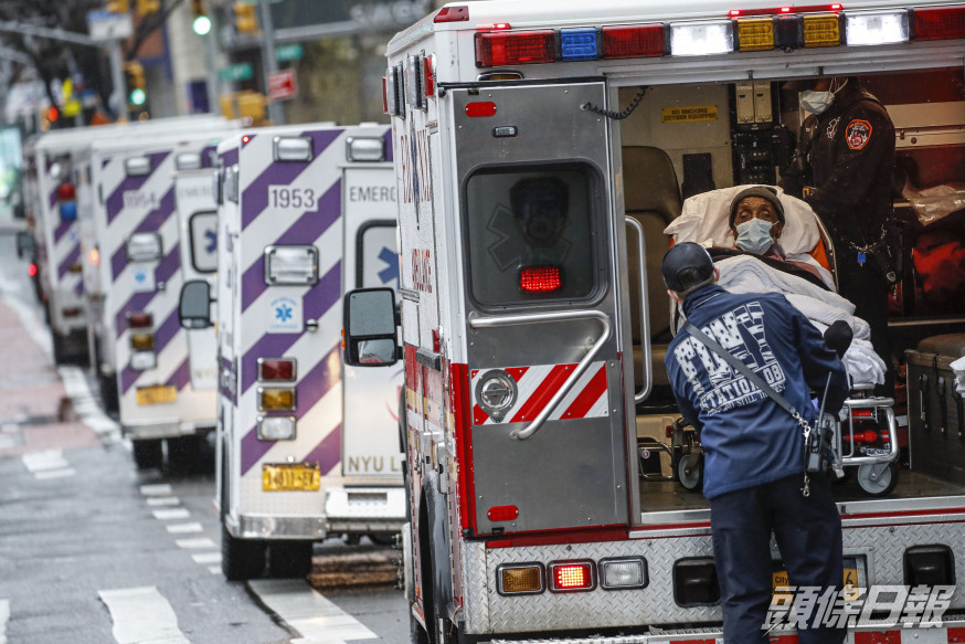研究指全球有800人因新冠肺炎疫情失實資訊致死,亦有5800人需入院治療。 AP