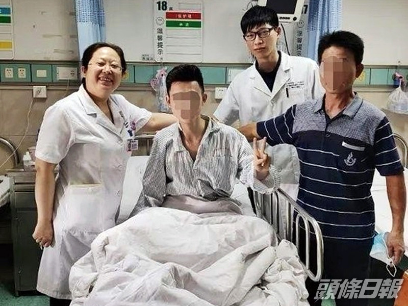 在急診、呼吸科及胸外科醫生聯手合作下,手術得以成功完成。網上圖片