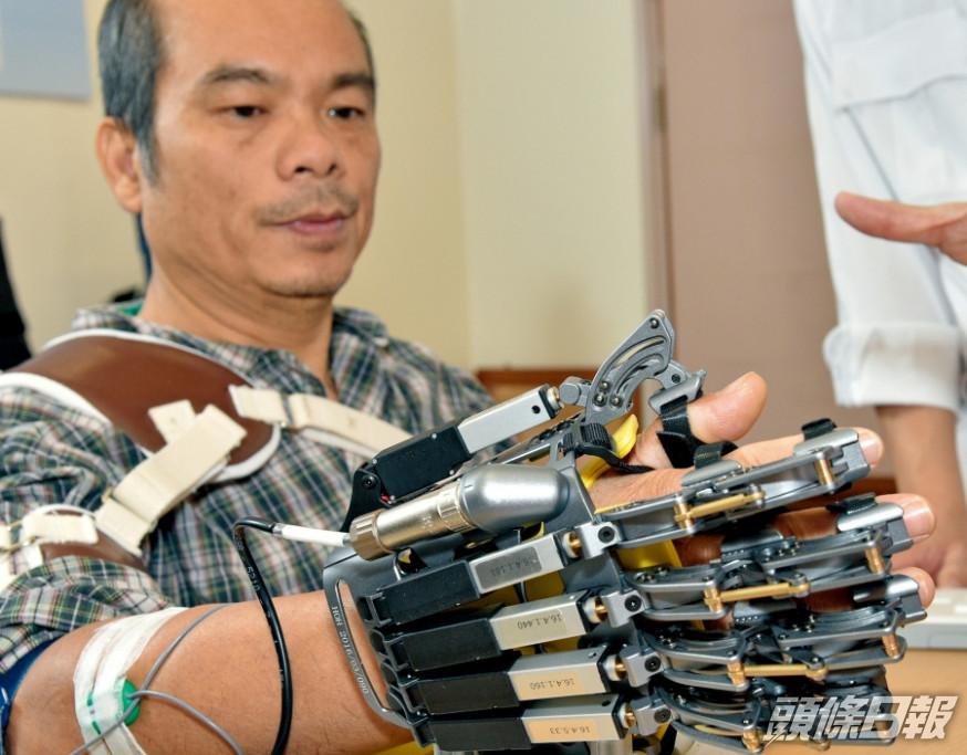 本地研發的復康機械人「希望之手」,一直堅持香港製造。