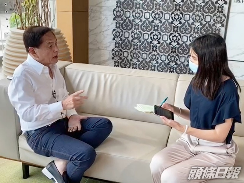 星島新聞集團主席何柱國昨接受無綫電視訪問。電視圖片