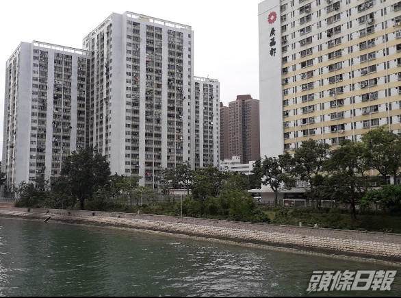 現場是大埔廣福邨廣義樓對開。網圖