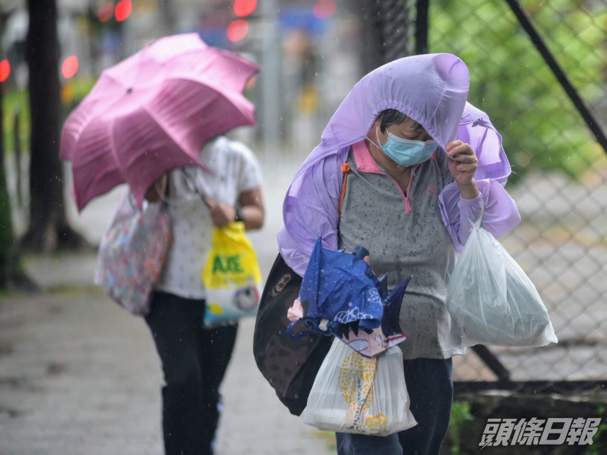 天文台考慮在今晚發出三號強風信號。