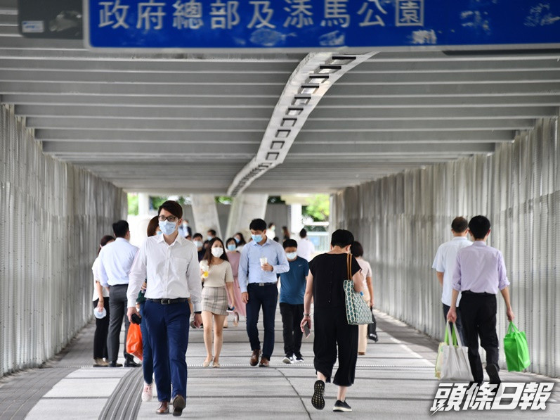 政府宣布9月中起全面恢復公共服務。資料圖片