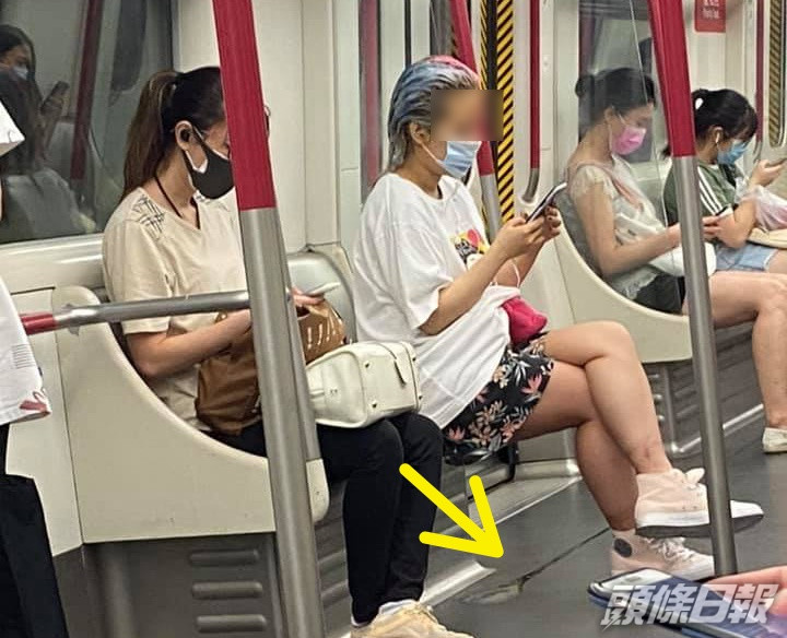 怪大媽港鐵內小便。將軍澳主場FB