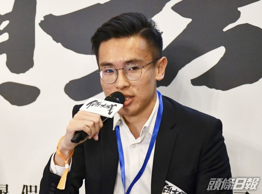 被告涉3度向區議員梁晃維(相中人)吐口水。資料圖片