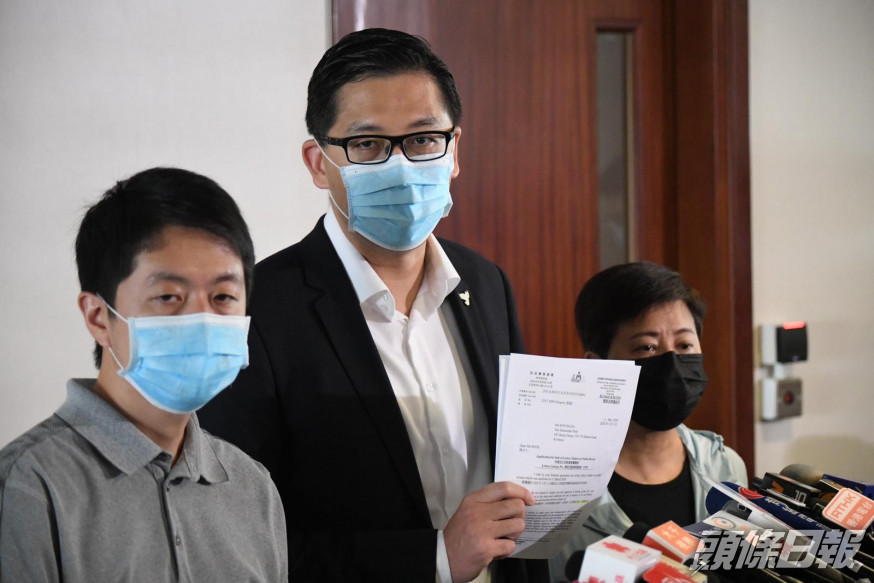 林卓廷強調,街站籌款活動已在半年前向政府申請並獲批,警告警方不要干預合法籌款活動。