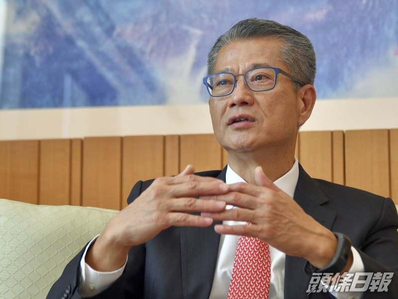 陳茂波指,香港經濟「有危又有機」,機遇分別在於金融、創科及貿易三個主要經濟增長動力。