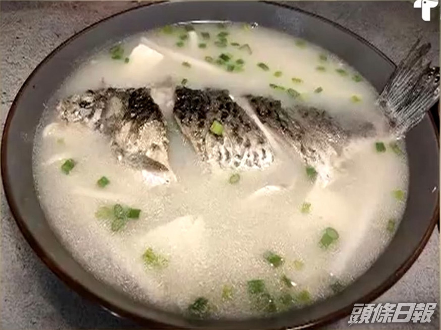 廣州一名男子飲湯時誤吞魚刺並卡在喉嚨。 影片截圖