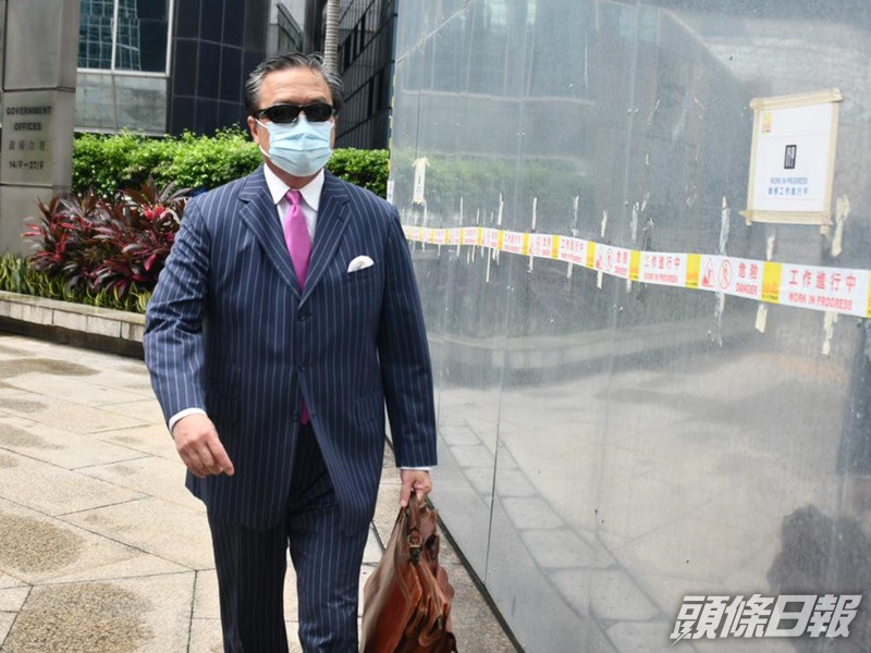 張震遠呈上11封求情信。