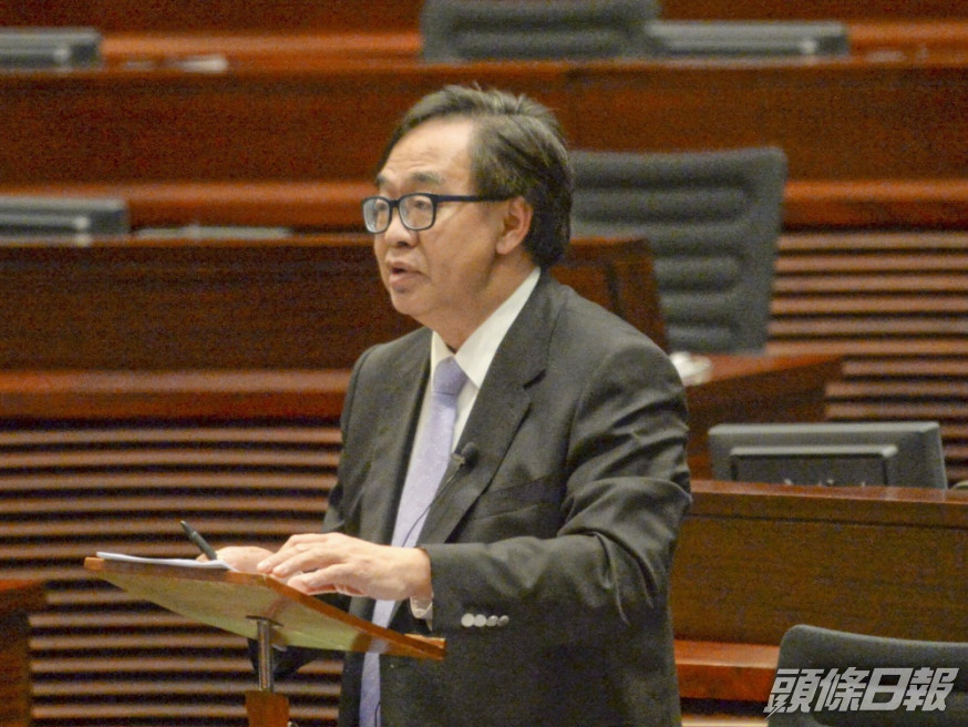 盧偉國認為推港版「健康碼」可讓市民在抗疫的常態下回復經濟活動。資料圖片