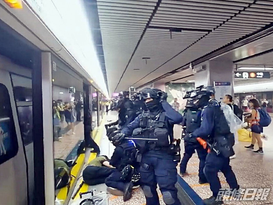 去年8月31日太子站發生衝突,警方加控7人暴動等罪。資料圖片