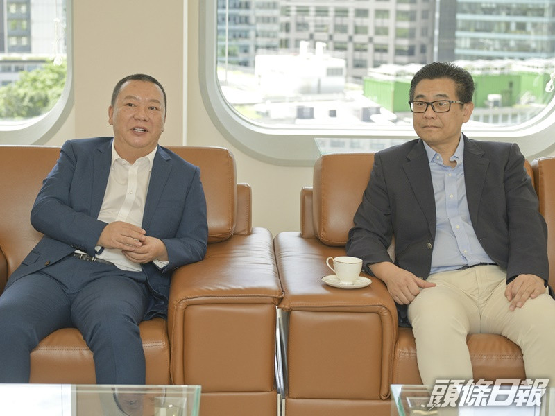 董事局主席文壹川(左)表示,香港在發展航天科技產業上擁有優勢。陳浩元攝