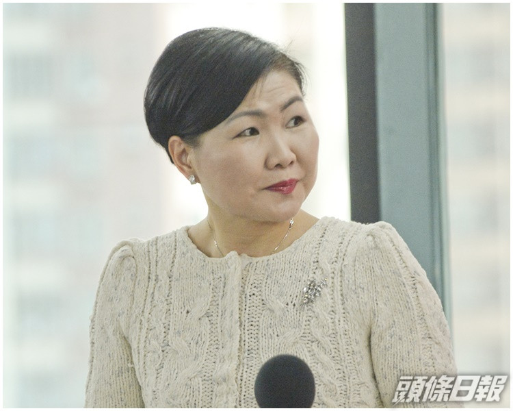 黃鳳嫺憂抽獎未能解決民困。資料圖片