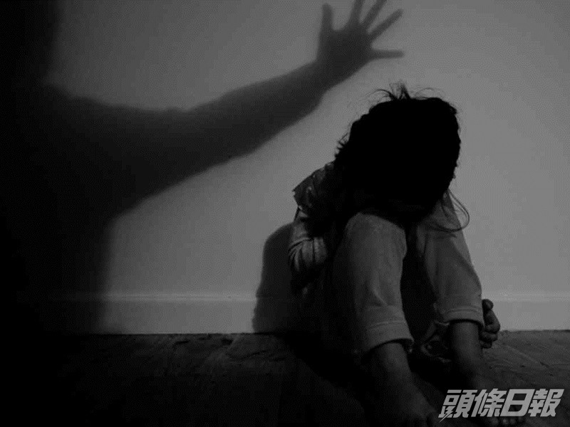 六旬裝修工籍接送回家屢次非禮契女被控4罪。 示意圖
