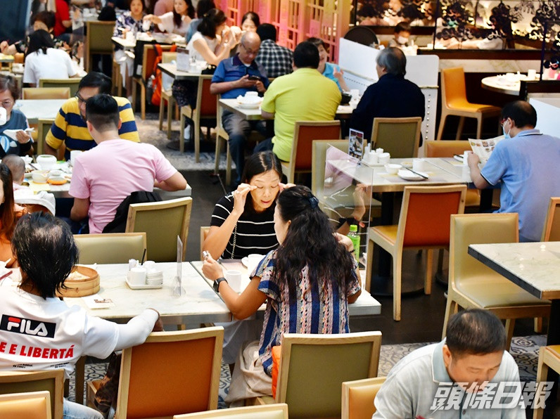 新措施下,食肆顧客人數入座為6成,每桌最多8人。資料圖片