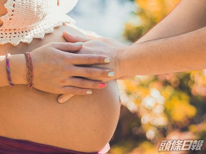兩人在不知情下亂倫因小產揭發原來是同母異父兄妹。配圖與本文無關