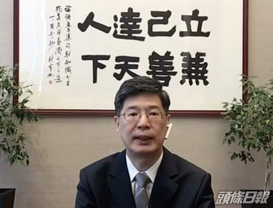 中國駐加拿大大使叢培武接受中國央視訪問。(電視戴圖)