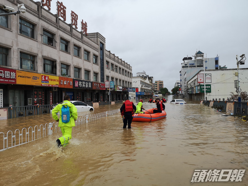 內地高考首日,但因暴雨影響,安徽歙縣未能如期開考。(新華社圖片)