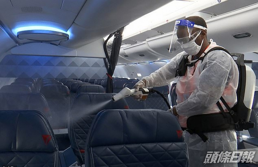 研究指英國飛往越南航班曾出現1傳15的「超級傳播者」。AP圖片