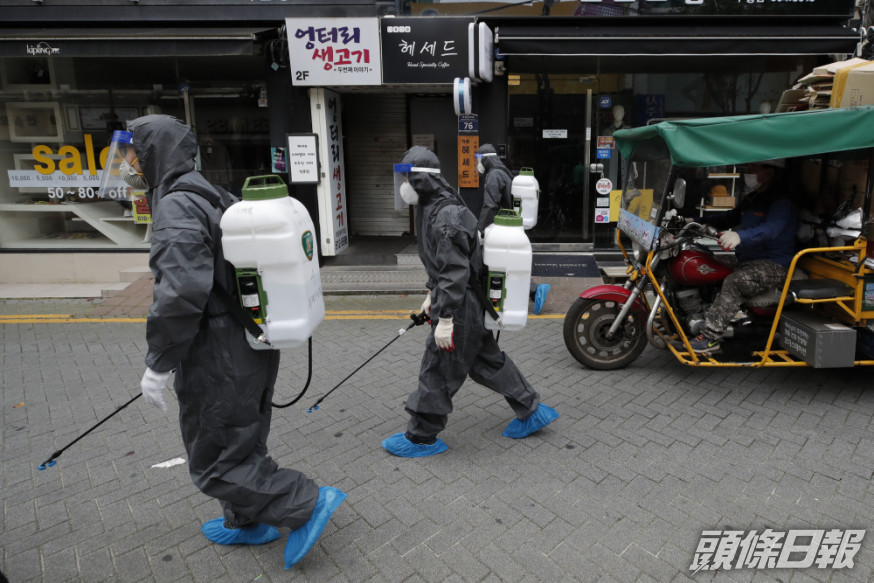 南韓個案連續兩日回落雙位數,非首都圈地區的第二階段社交距離措施,再延長一星期。AP圖片