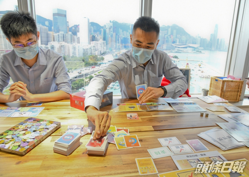 劉鳴煒在遊戲內要做「本土全民監察組普通成員」。