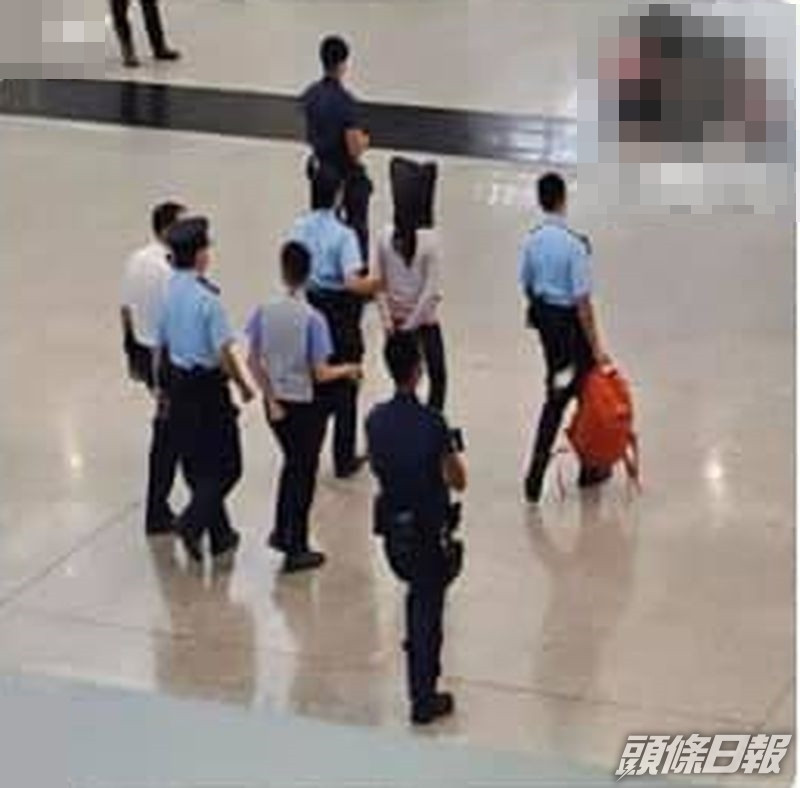 網傳疑似為華航乘客在機場被捕。 台灣專頁厭世工程師 FB 圖片