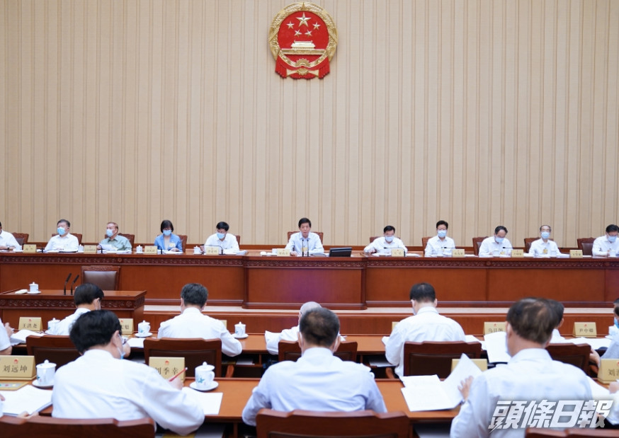 全國人大常委會上周六起開會,討論因如何處理立法會「真空期」。新華社