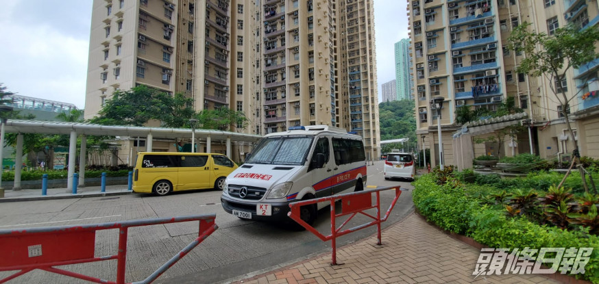 油麗邨男女燒炭亡。
