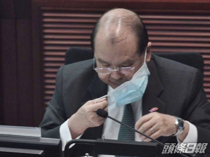 張建宗指按現時本港的財政狀況,政府必須審慎理財,不應該亦無法再派錢。